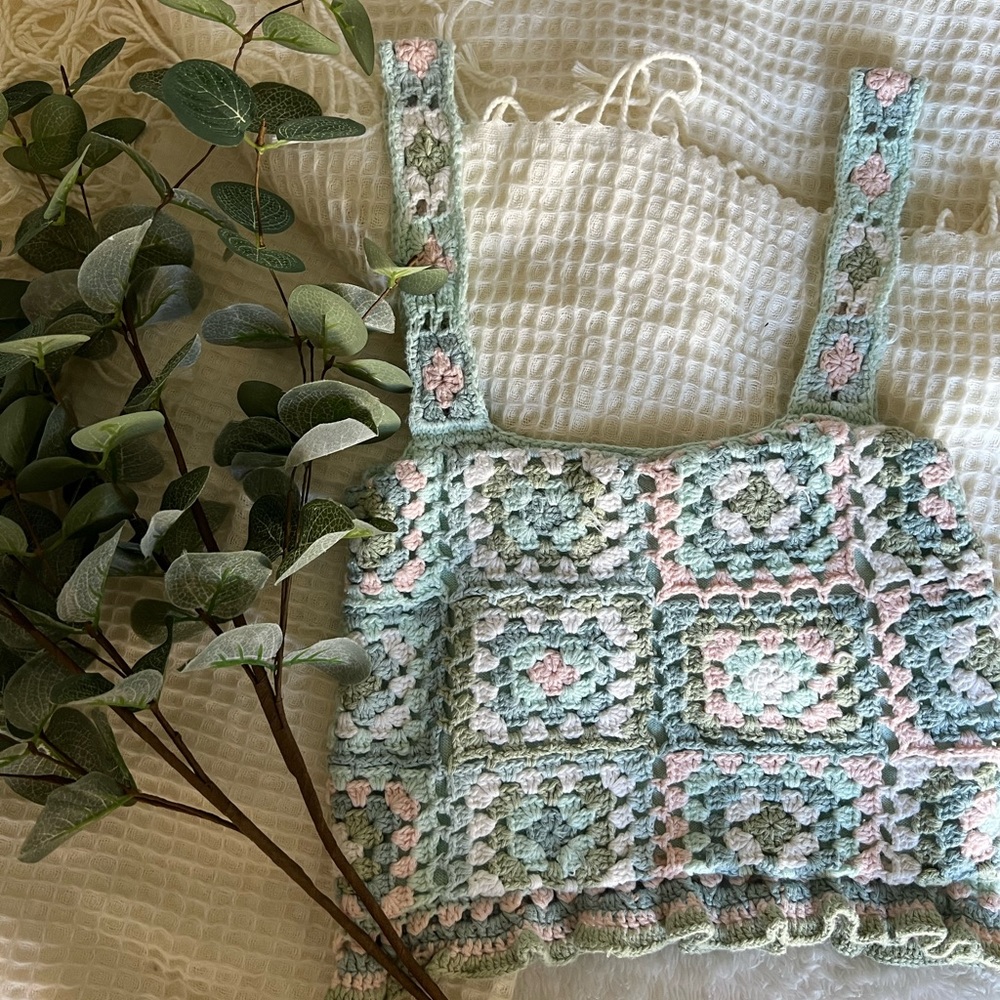 American eagle crochet tank top